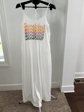 Women's Maxi sleeveless dress. White. Adjustable straps. Size M